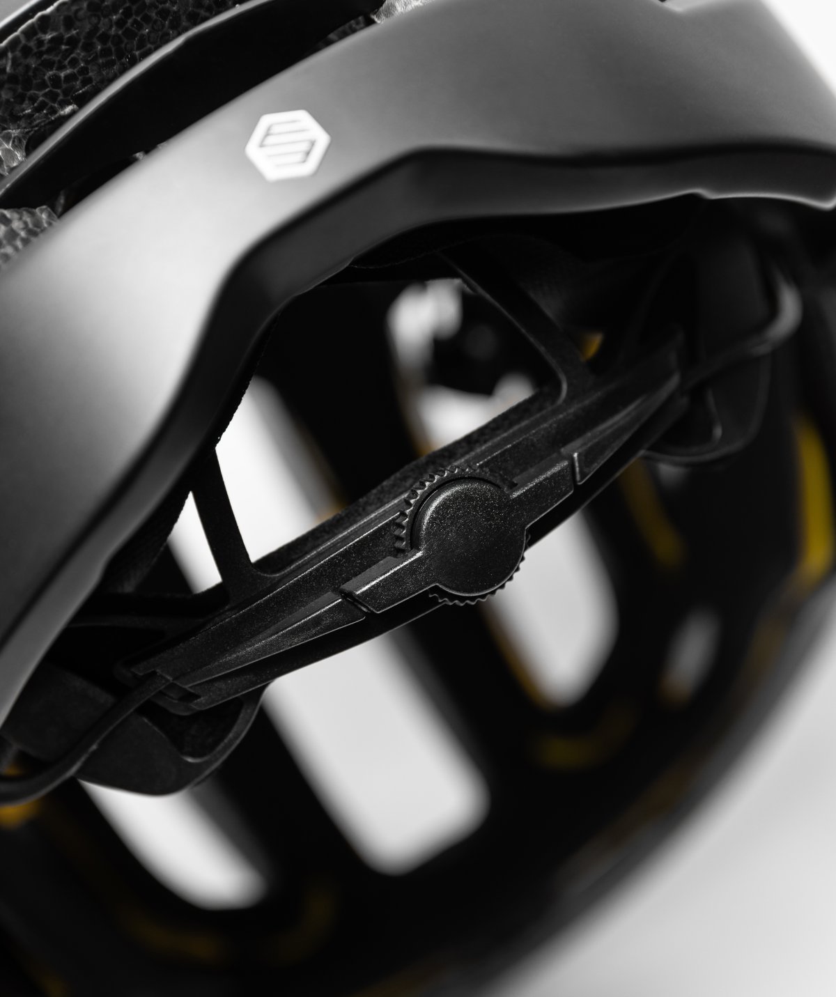 2706-fahrradhelm-siroko-he-ace-1.jpg